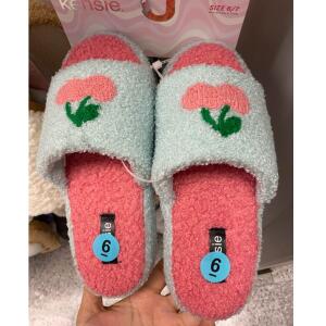 Kensie Slippers Size 6