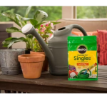 Miracle-Gro 10.24 oz Watering Can Singles Water-Soluble Plant Food Fertilizer Packets (24 Pre-Measured Packets)