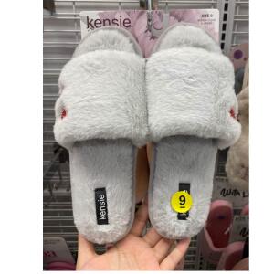 Kensie Slippers Size 9