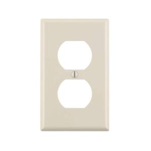 Leviton1-Gang Light Almond Duplex Outlet/Receptacle Plastic Standard Wall Plate (1-Pack) - R56-78003-00T