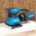 Makita 2 Amp Corded 1/4 Sheet Finishing Sander with 60G Paper, 100G Paper, 150G Paper, Dust Bag and Punch Plate (BO4556)