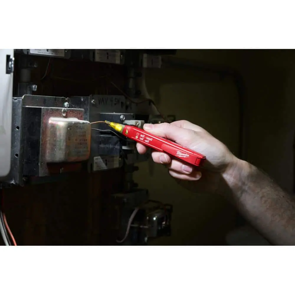 Milwaukee Dual Range Voltage Detector ( 2208-20)